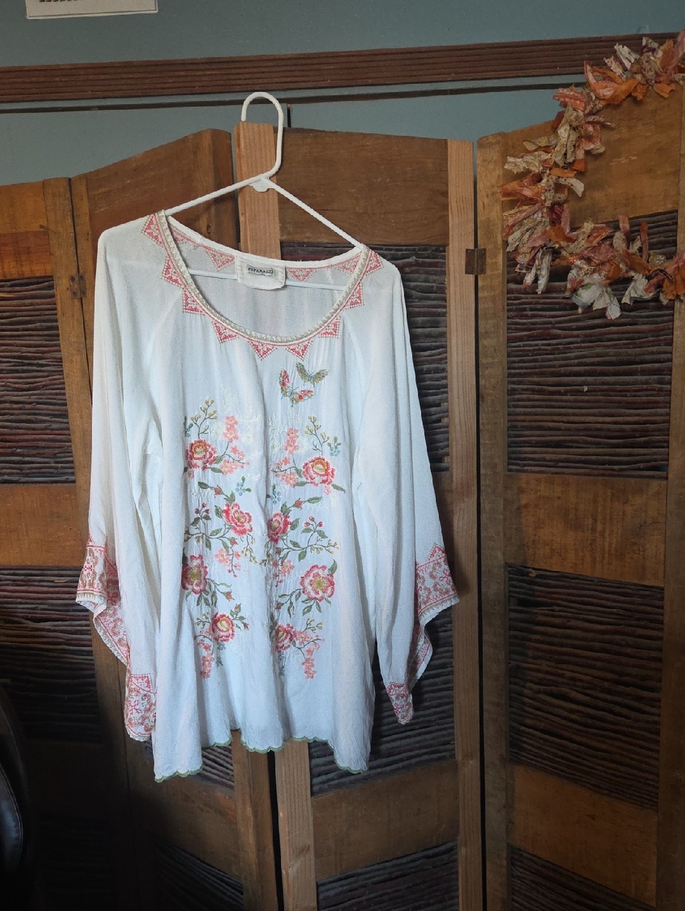 paparazzi White Floral Embroidered Tunic with Pink Accents